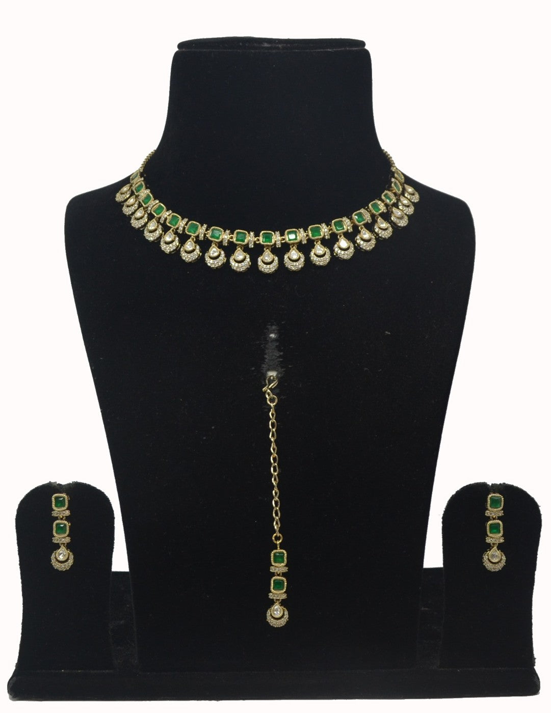 Emerald Green Kundan Teardrop Necklace Set