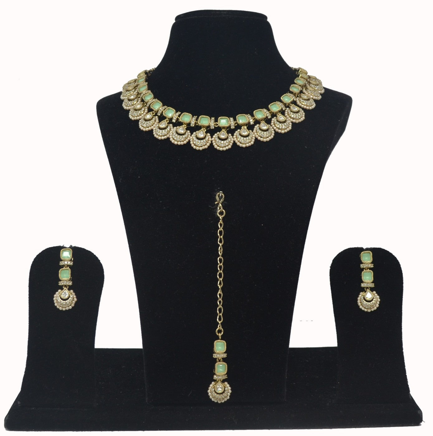 Emerald Green Kundan Teardrop Necklace Set