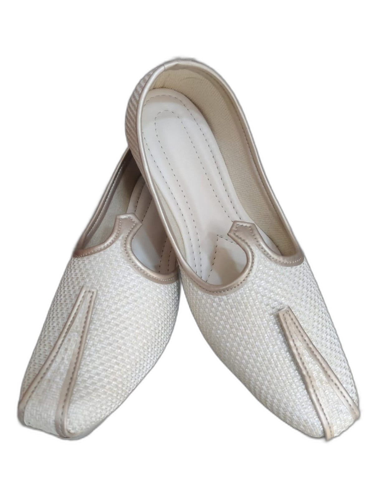 Ivory Woven Mojari