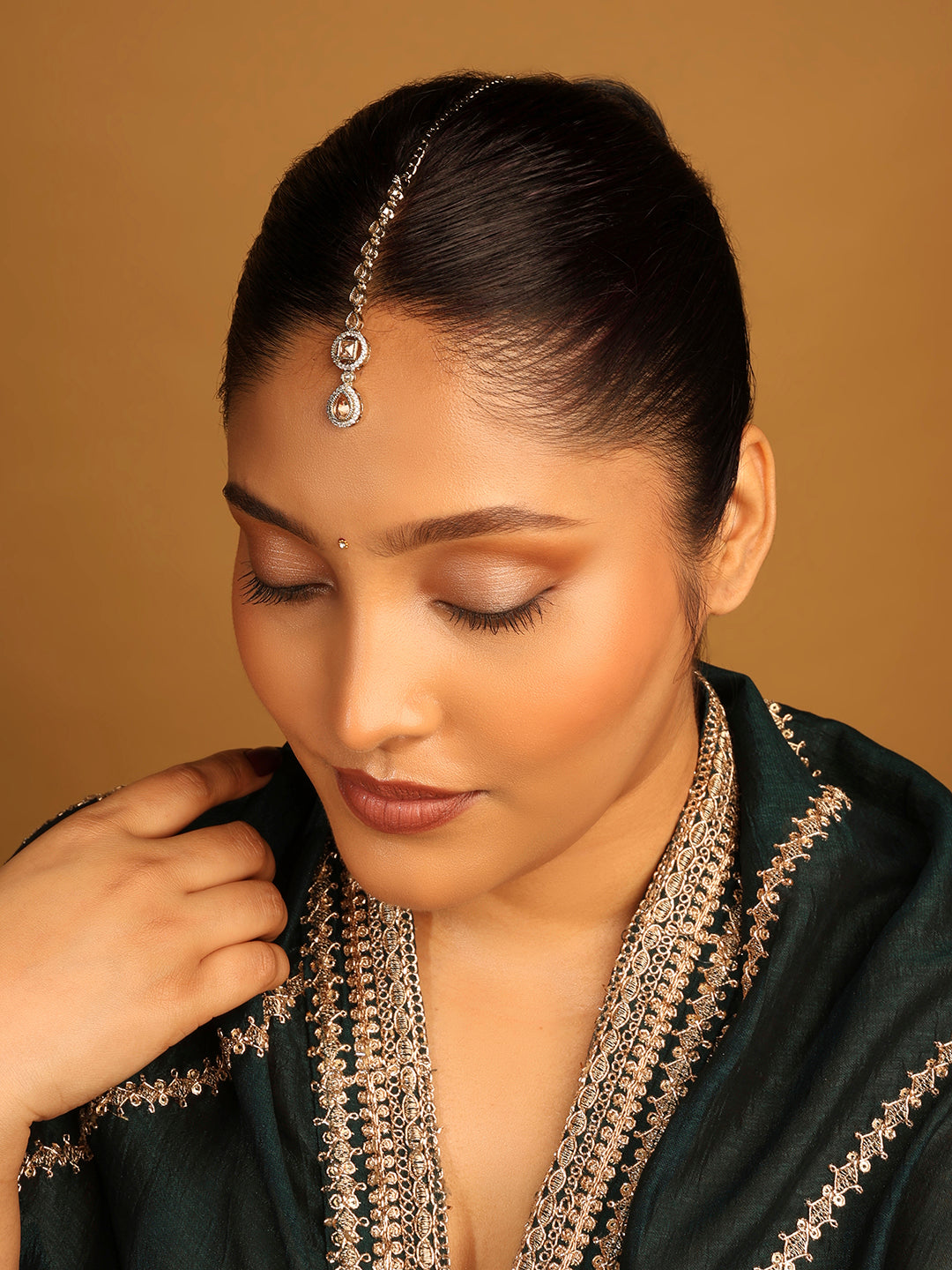 Oval Shape Uncut Kundan Silver Gold Plated Maang Tikka - Grey Maang Tikka by Yashwanti London