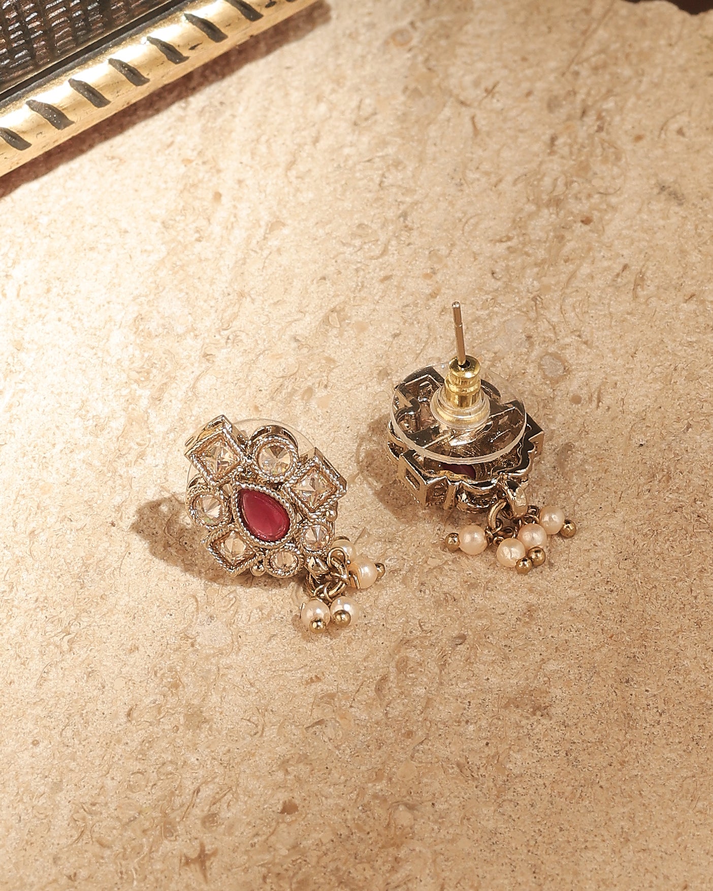 Pear Shape Pearl Guchha Uncut Kundan Antique Gold Plated Necklace Set With Maang Tikka - Red Necklace Set With Maang Tikka by Yashwanti London