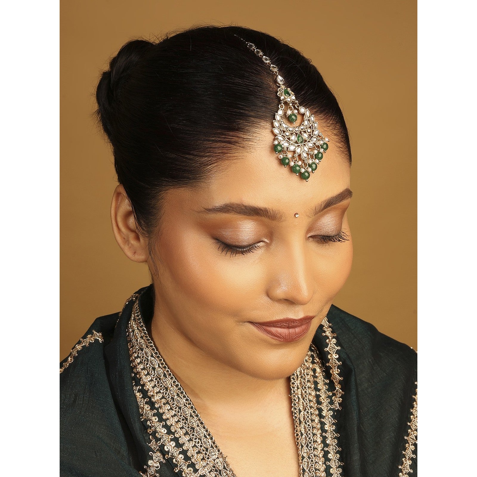 Green Kundan Zeenat Maang Tikka