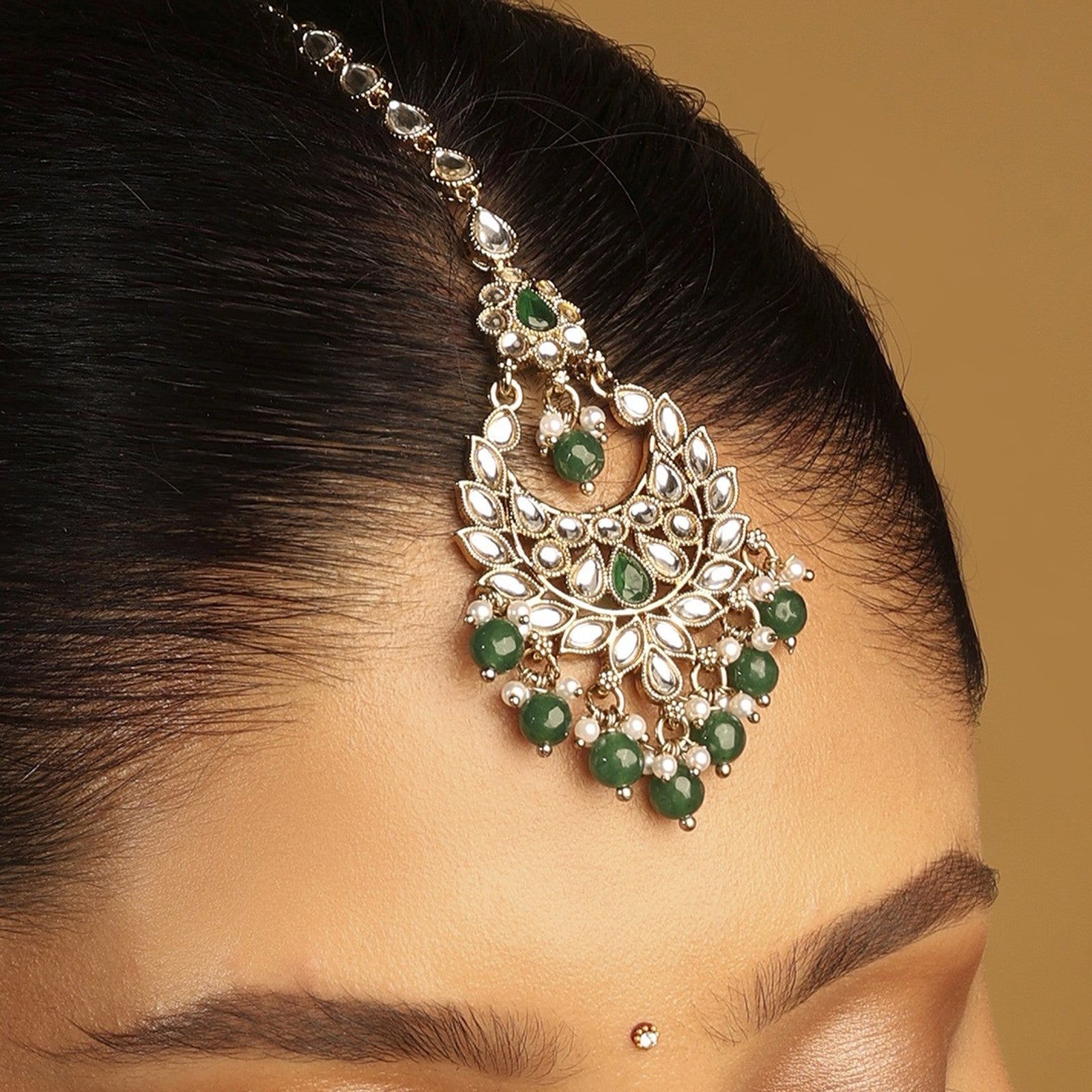 Green Kundan Zeenat Maang Tikka