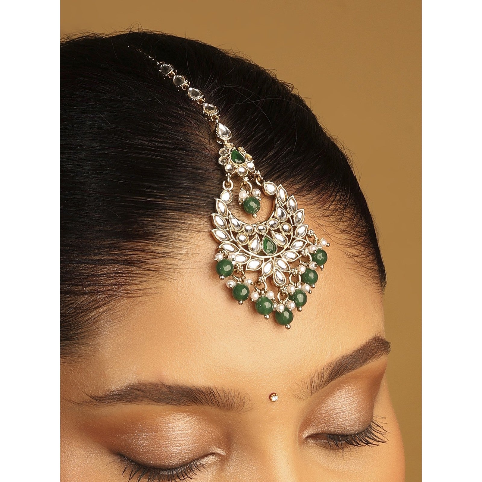 Green Kundan Zeenat Maang Tikka
