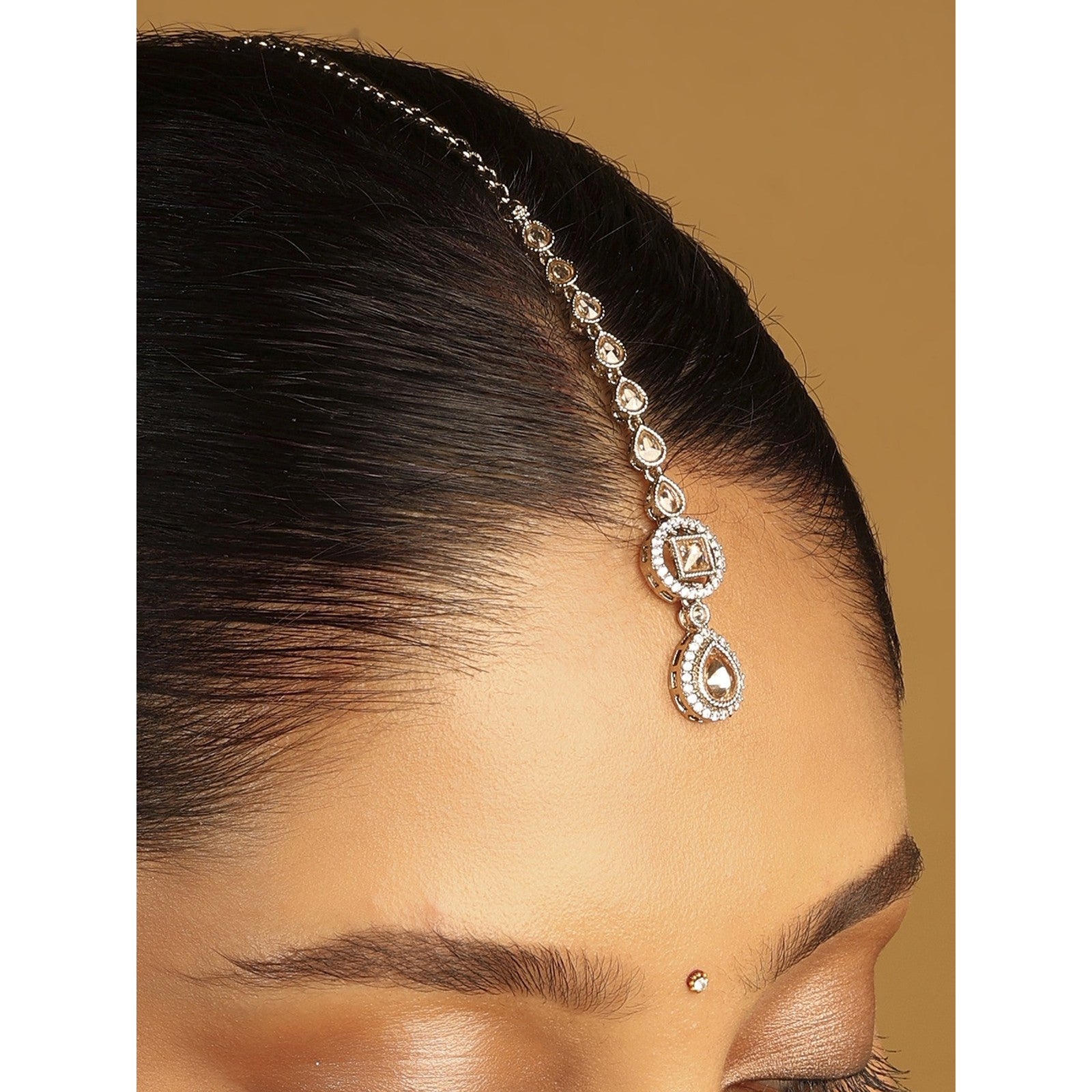 Grey Kundan Adaa Maang Tikka