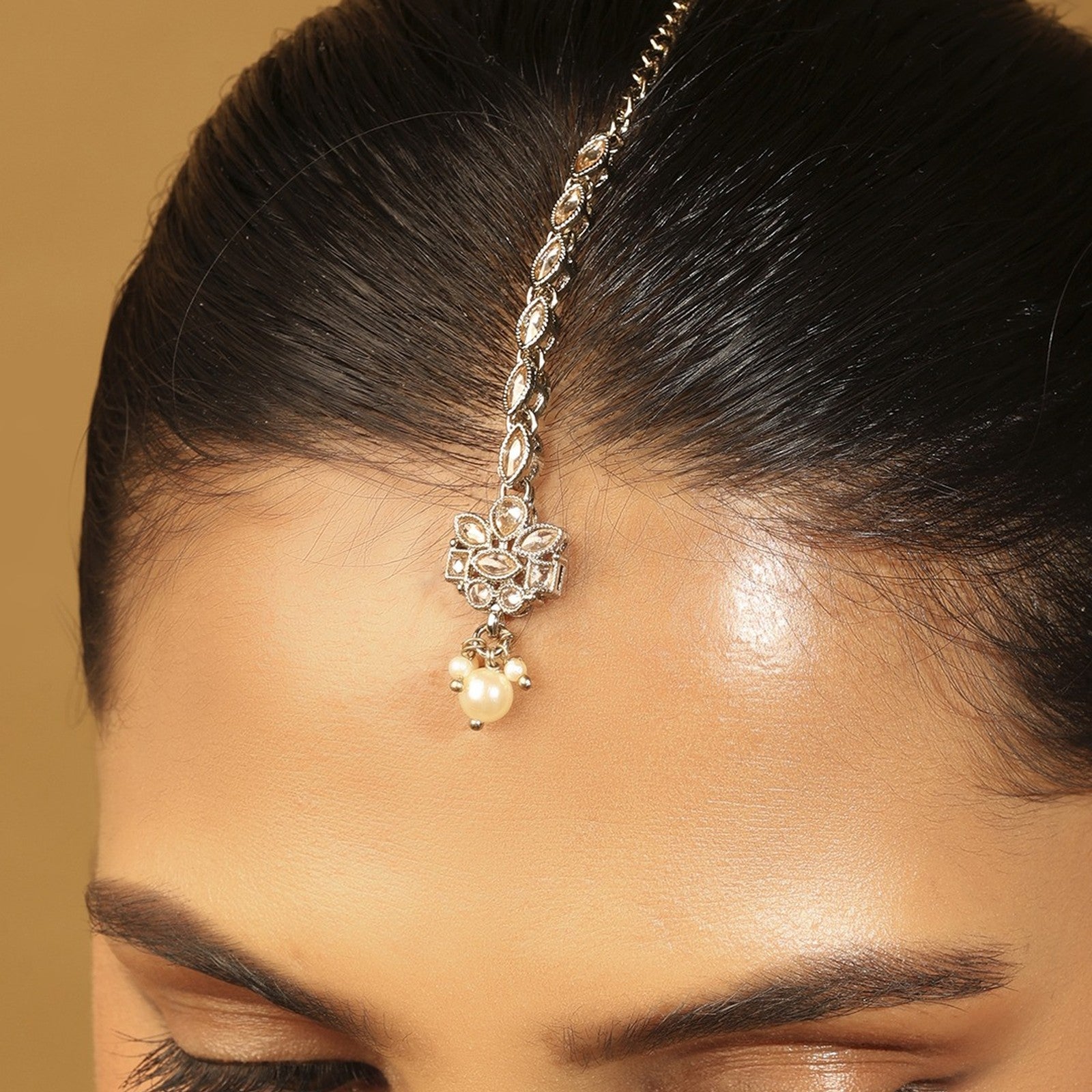 White Kundan Grace Maang Tikka