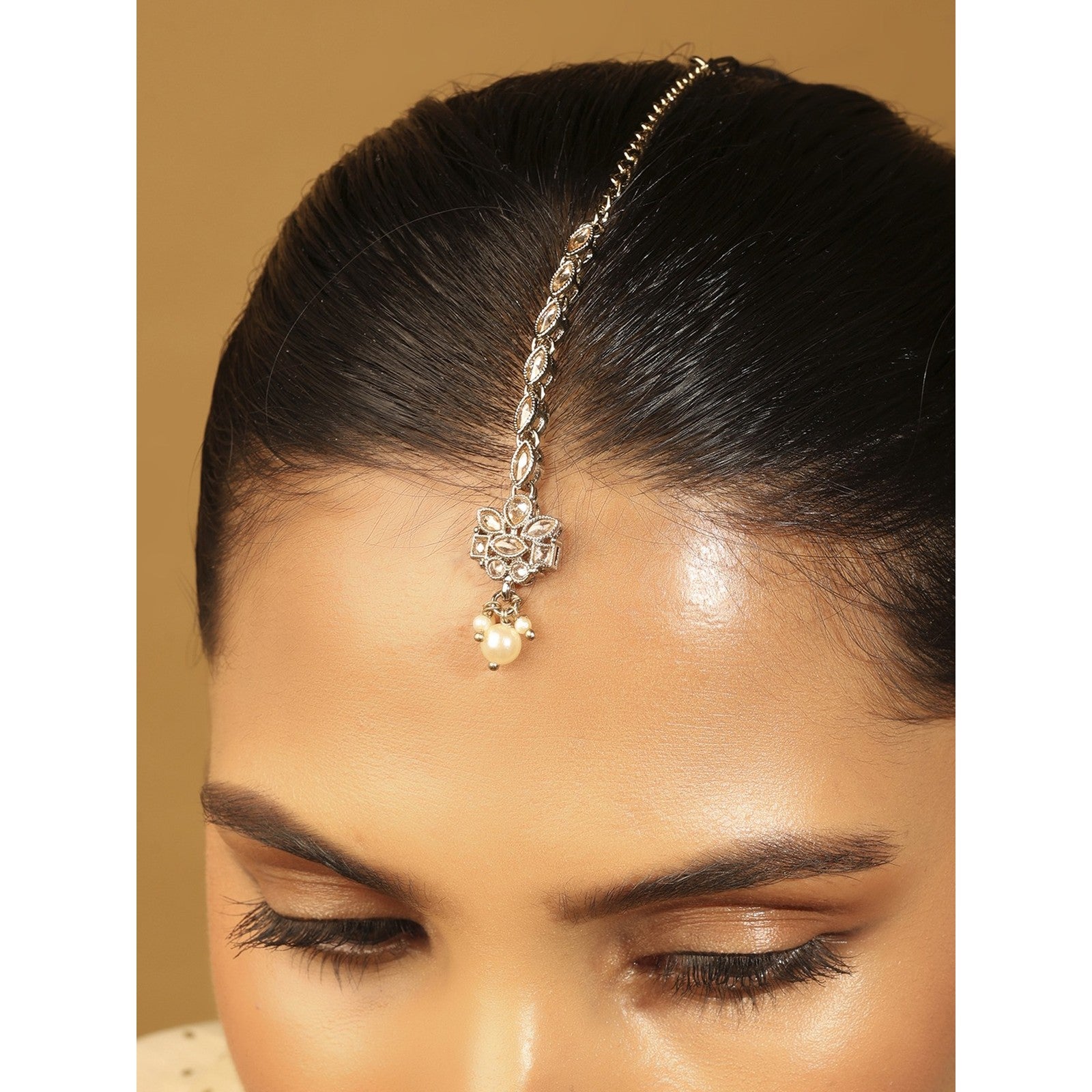 White Kundan Grace Maang Tikka