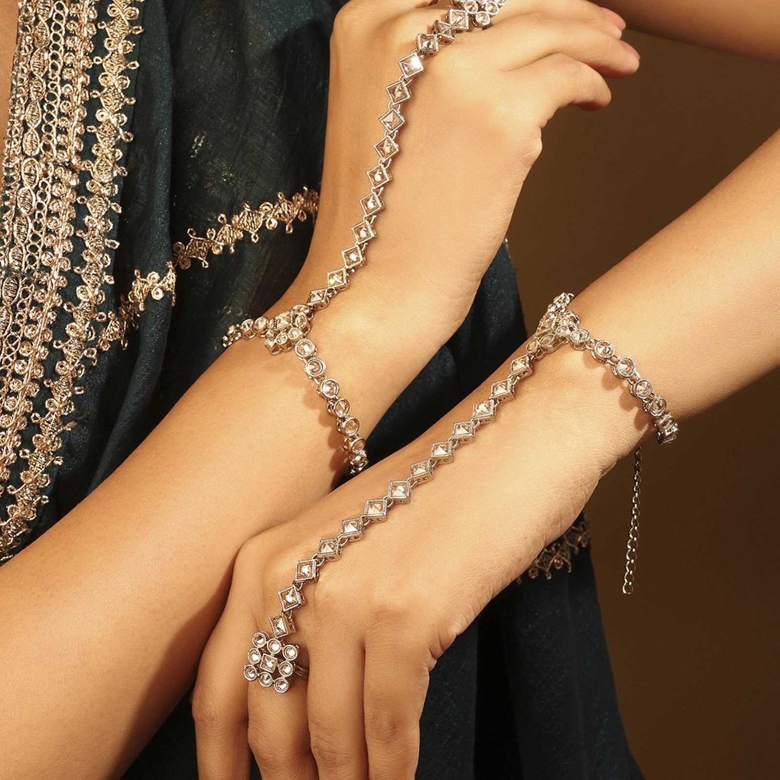 Brown Kundan Adaa Hathphool