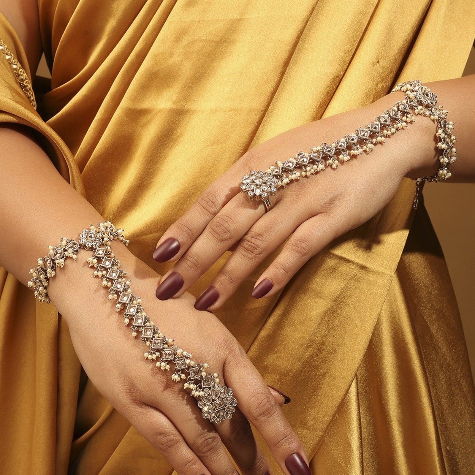 Brown Kundan Zeenat Hathphool