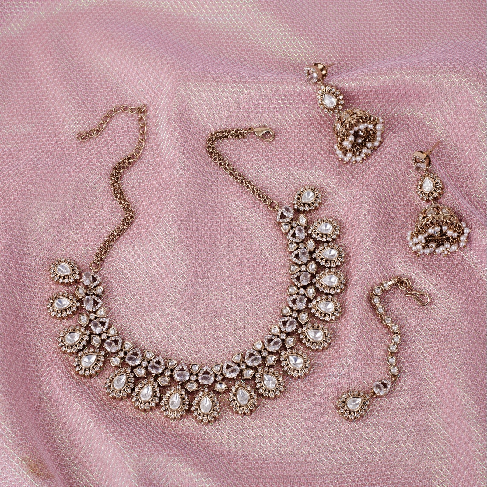 White Kundan Heritage Choker Set