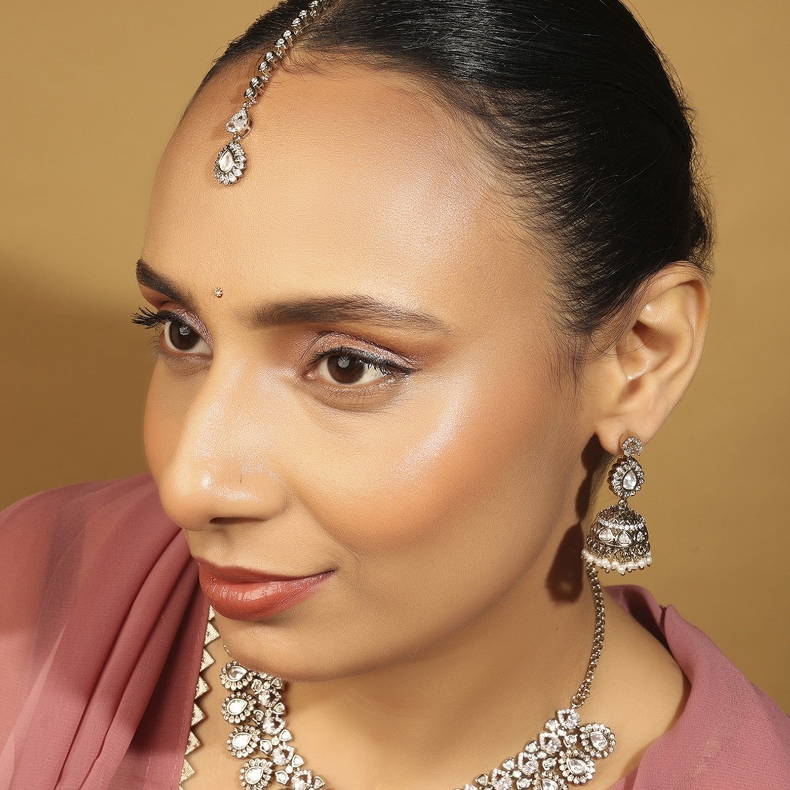 White Kundan Heritage Choker Set