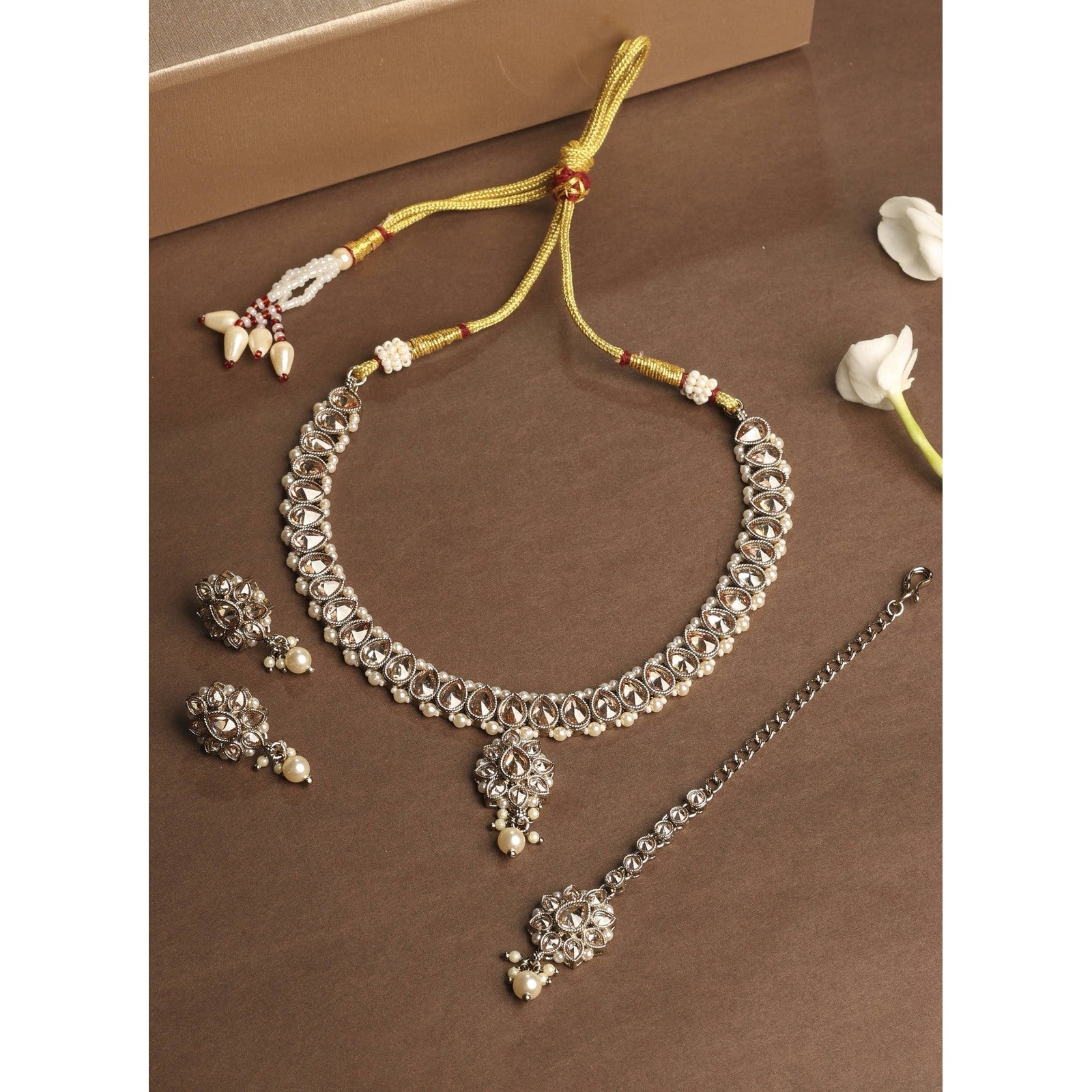Brown Kundan Zeenat Choker Set