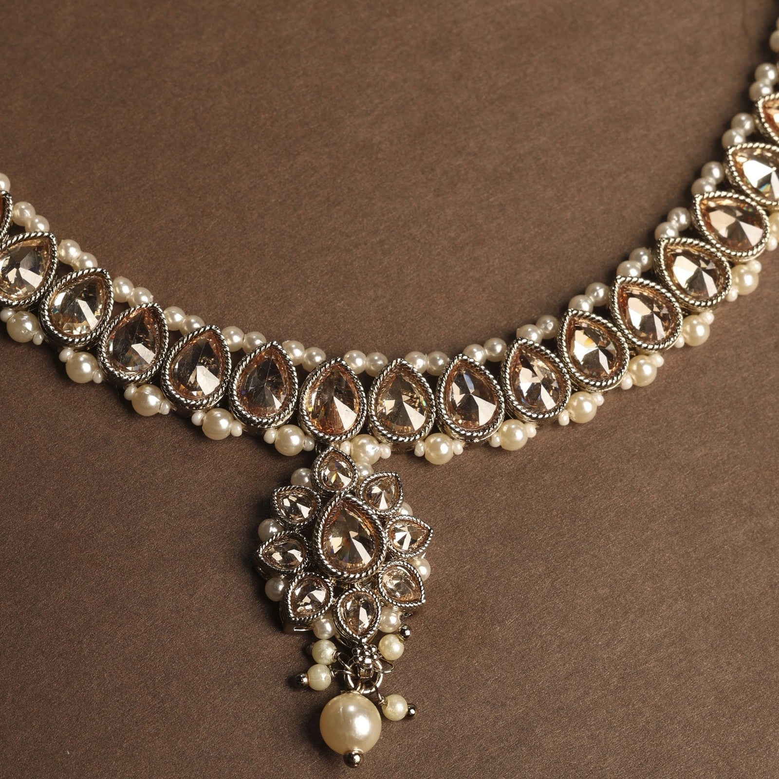 Brown Kundan Zeenat Choker Set